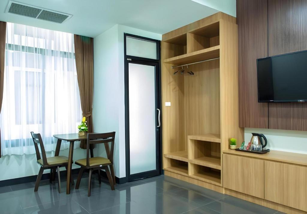 Thanburi Hotel Udon Thani Buitenkant foto