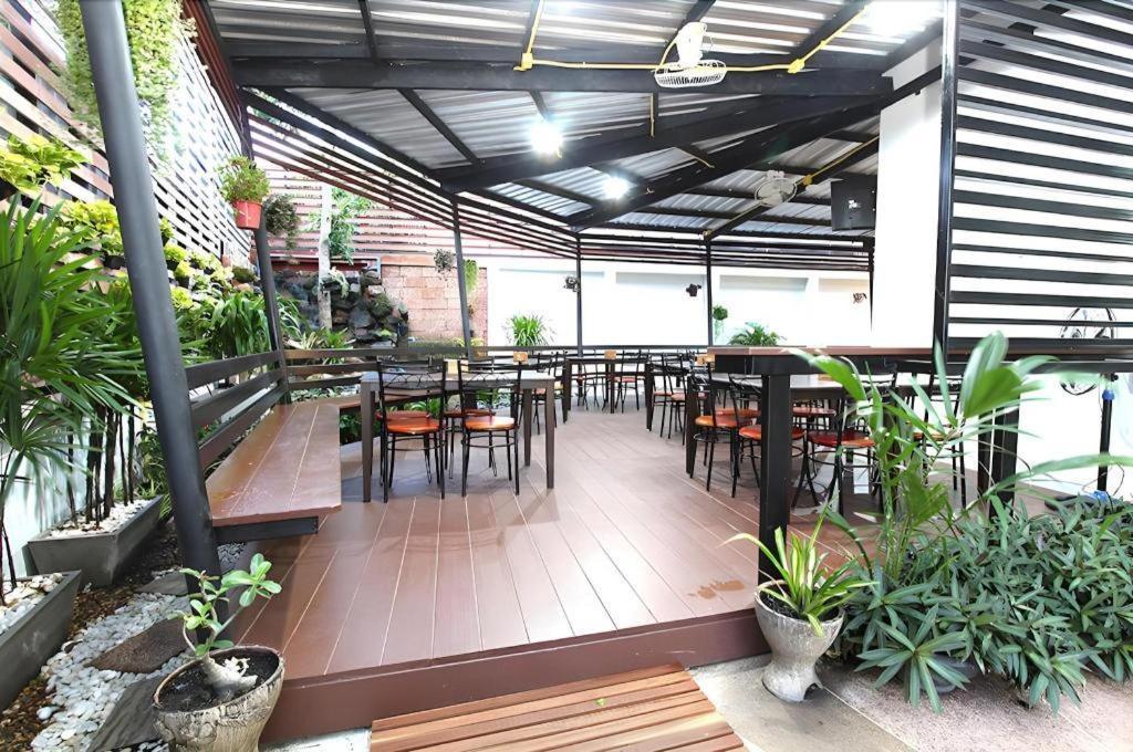 Thanburi Hotel Udon Thani Buitenkant foto